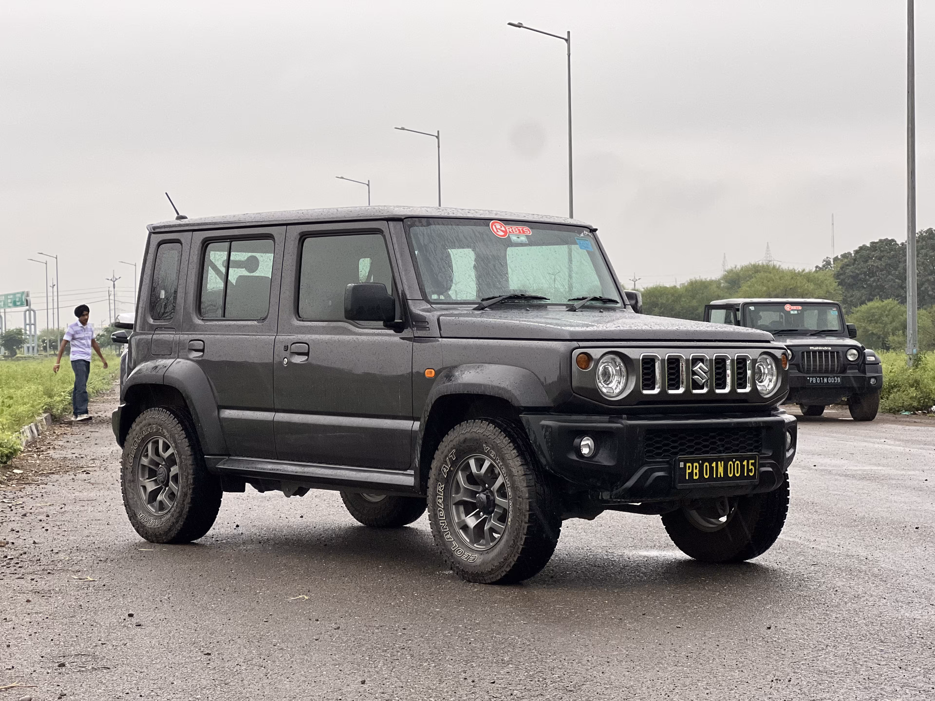 How to rent a car in Delhi?