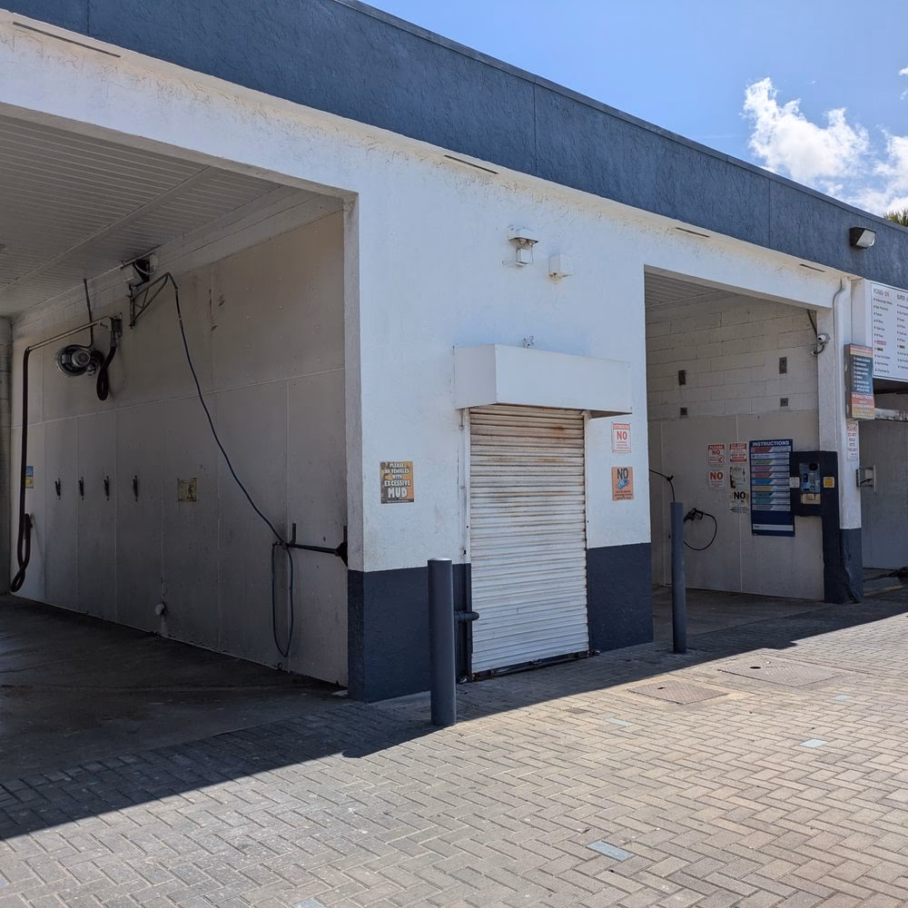 How many car wash locations are there in Florida?