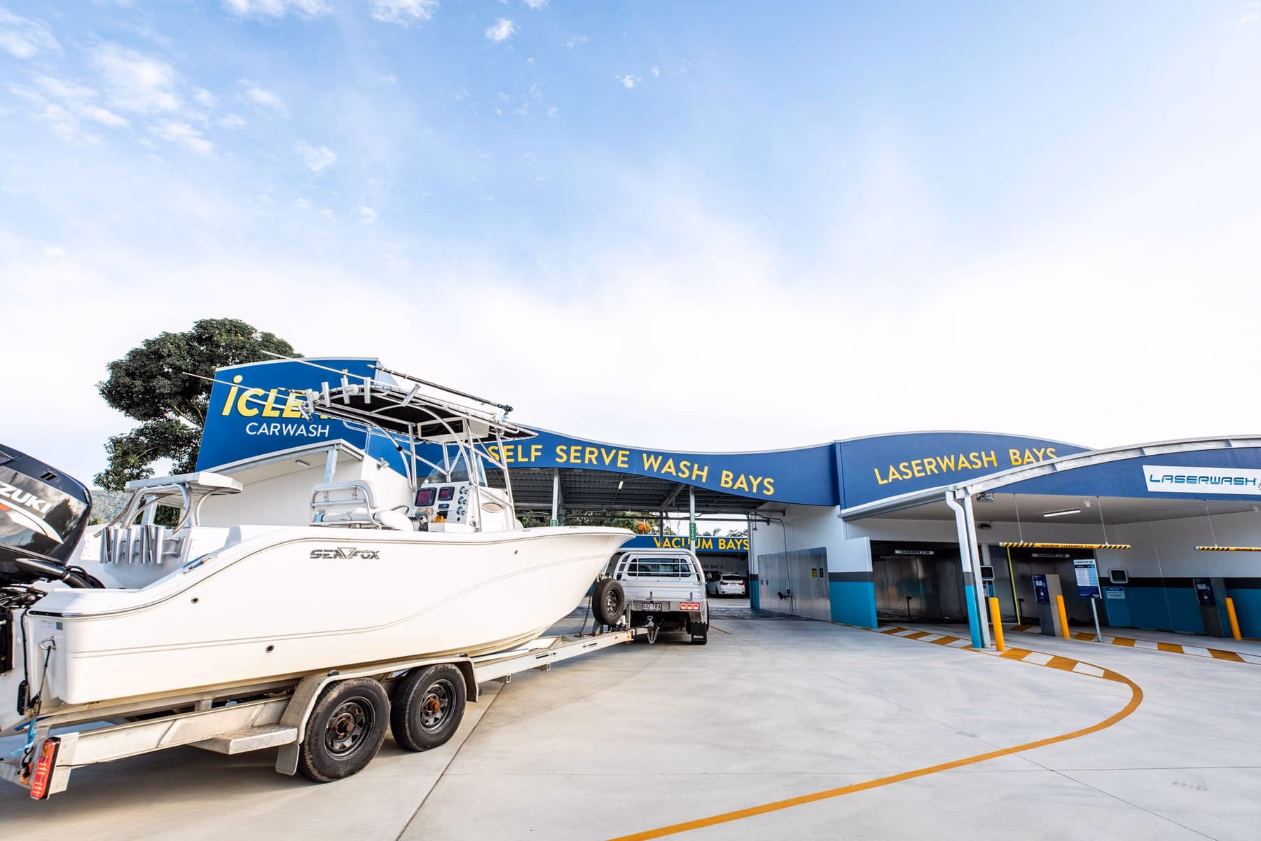 Is iClean Carwash a cashless facility?