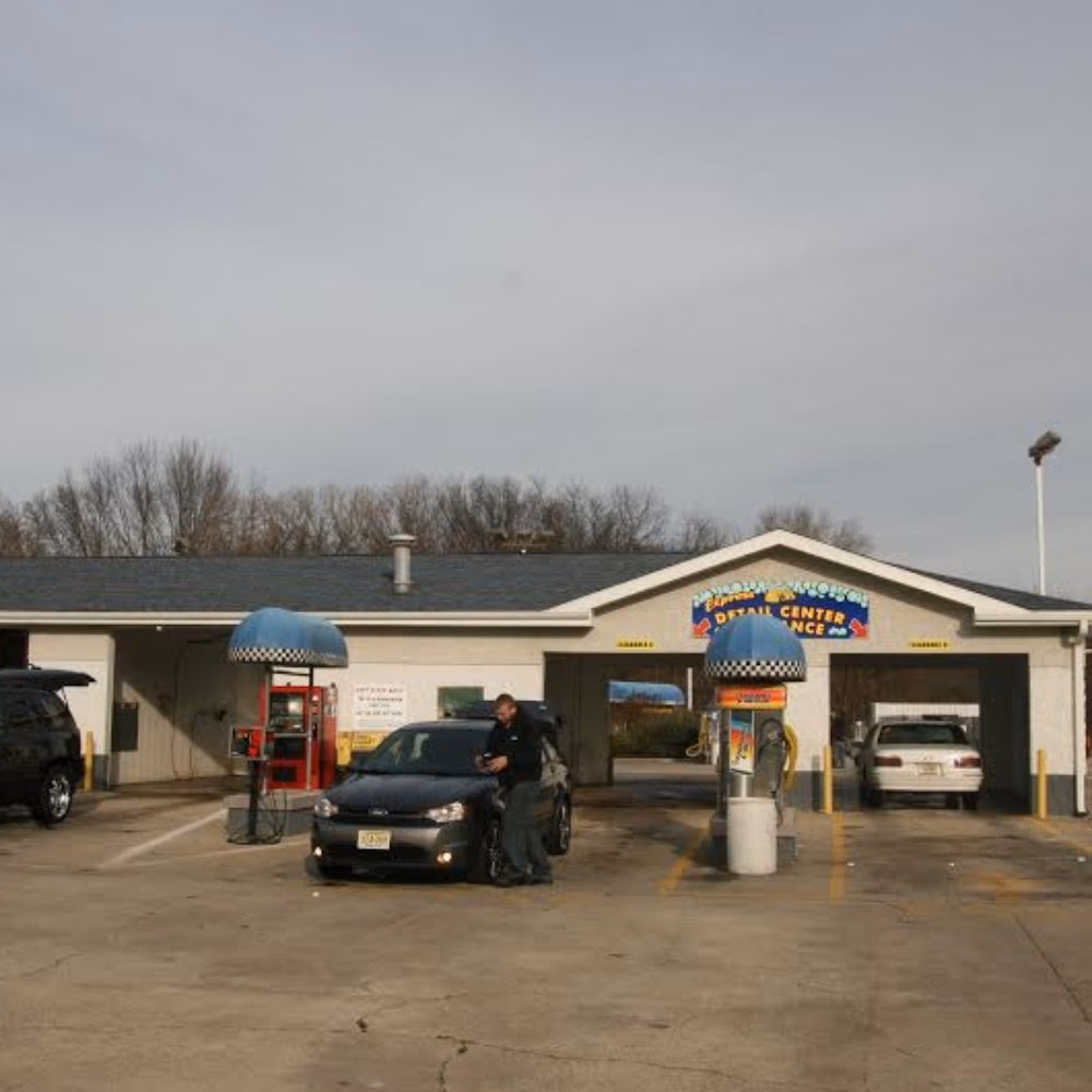 How long does it take to wash a car at Cobra Express?