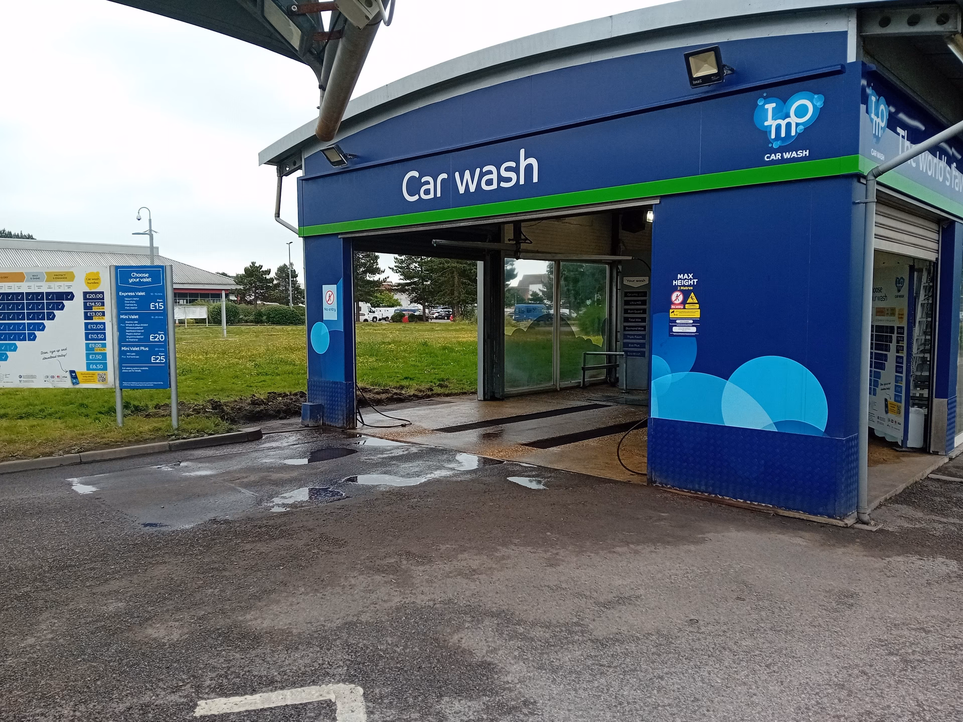 How many car washes are within 3 miles of 'Eastbourne'?