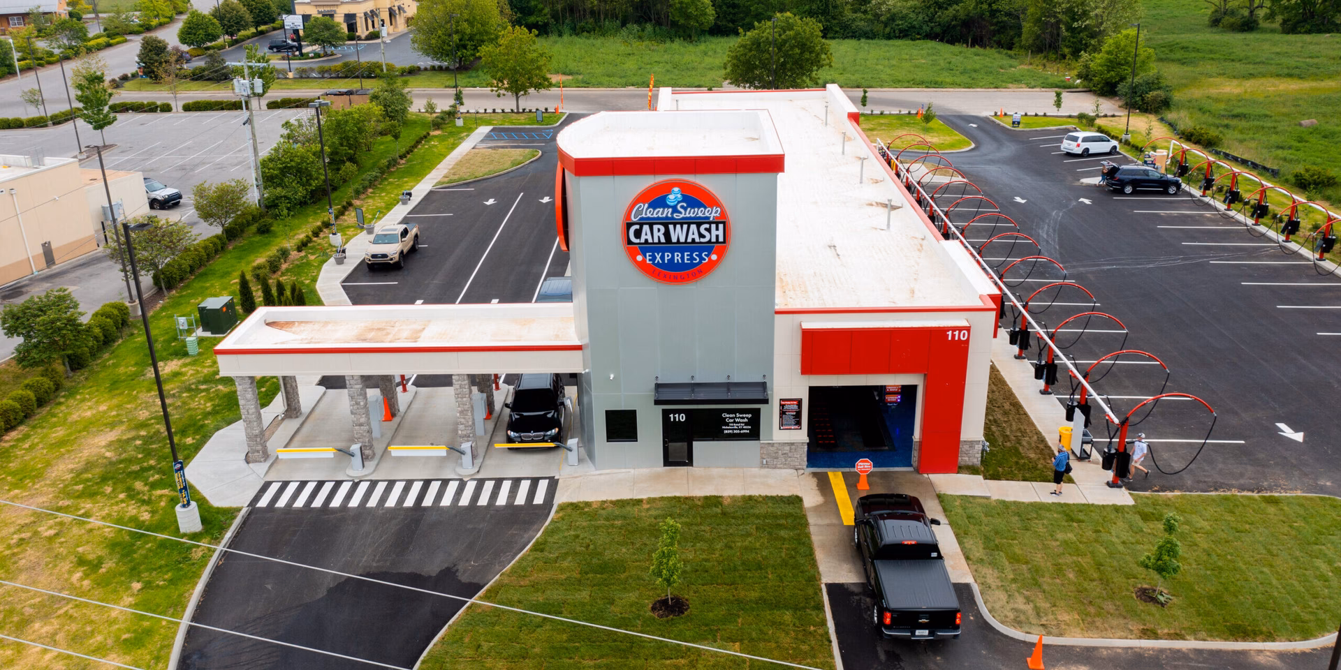 Does Lexington have a car wash?