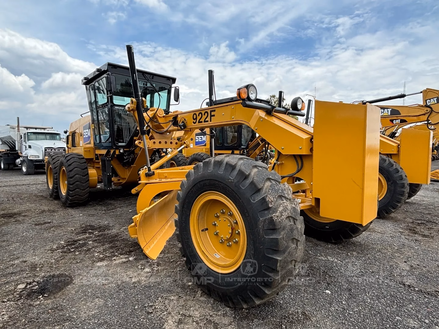 Who are SEM servomotors & asynchronous spindle motors?