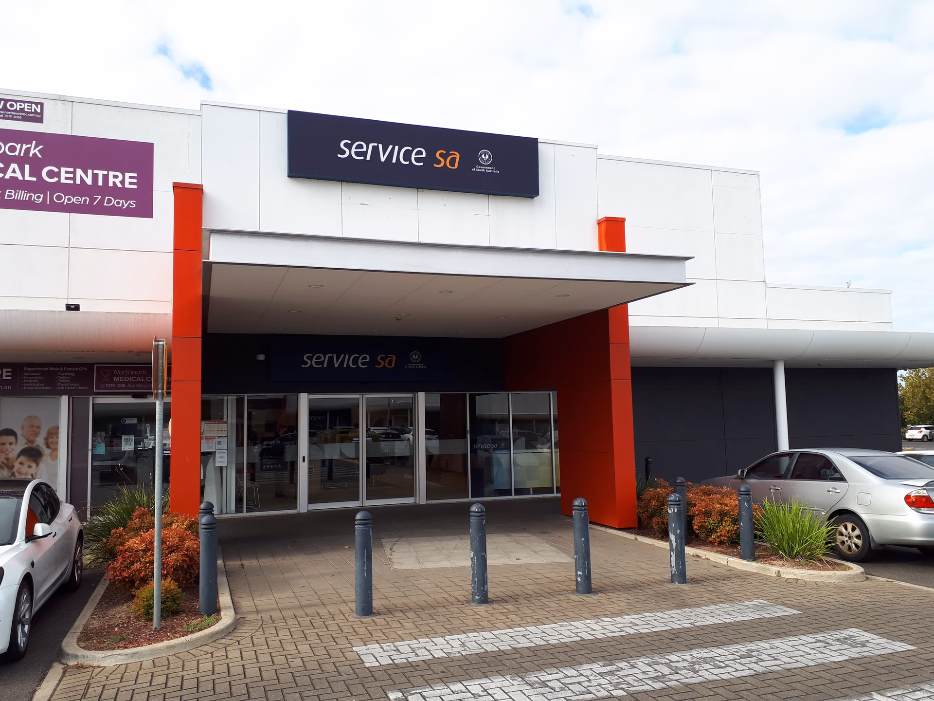 How do I register a new car in SA?