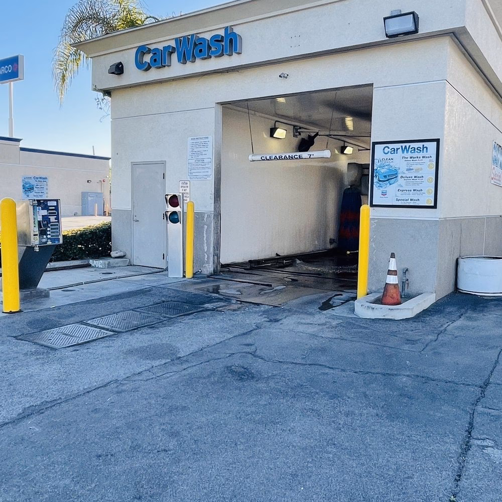 Do car wash stations have clear signage?