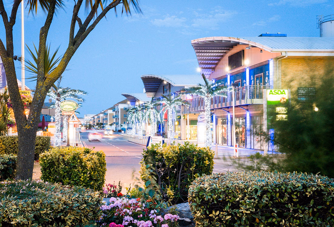 What services does a car repair centre offer?