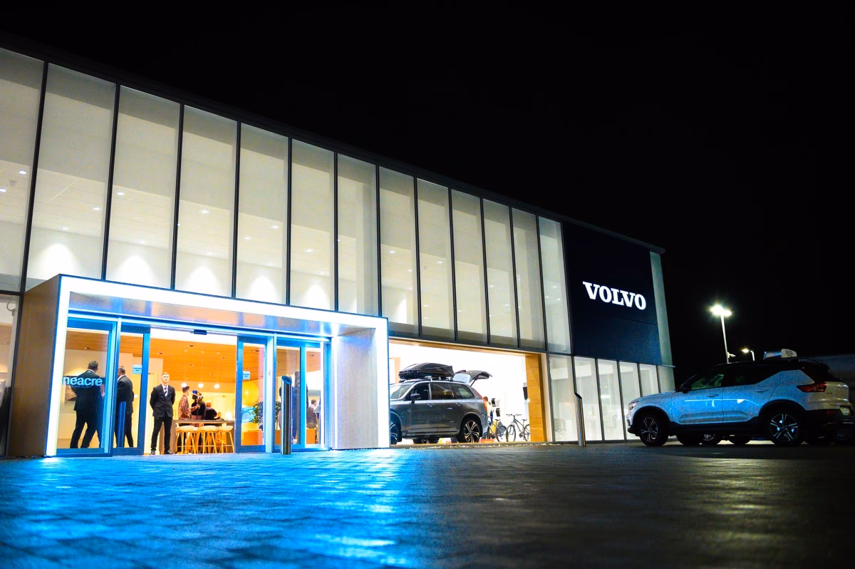 What services does Stoneacre Knaresborough Volvo offer?