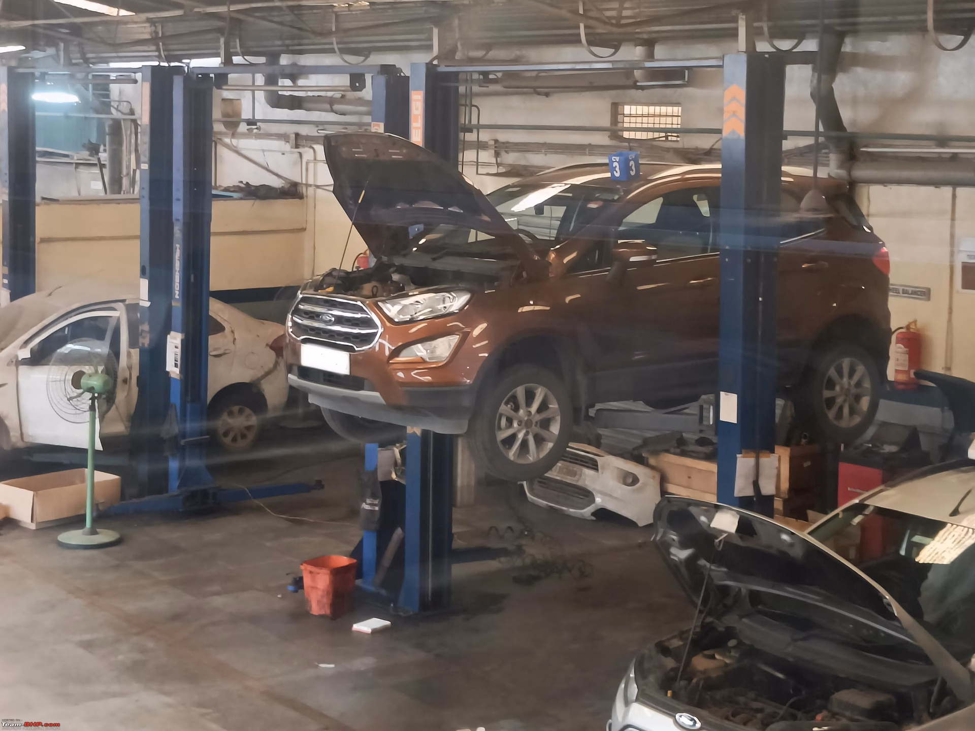 Why service at Ford service centre?