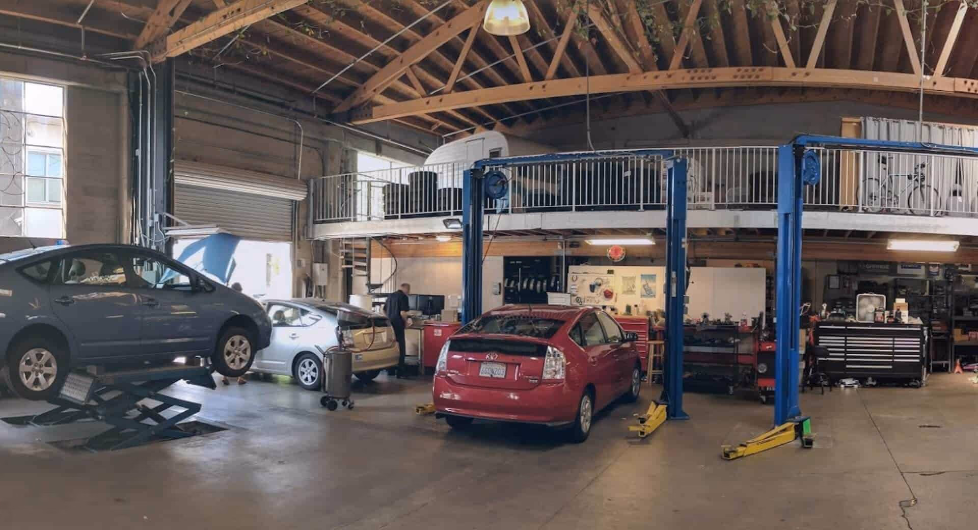 Who is the garage SF?