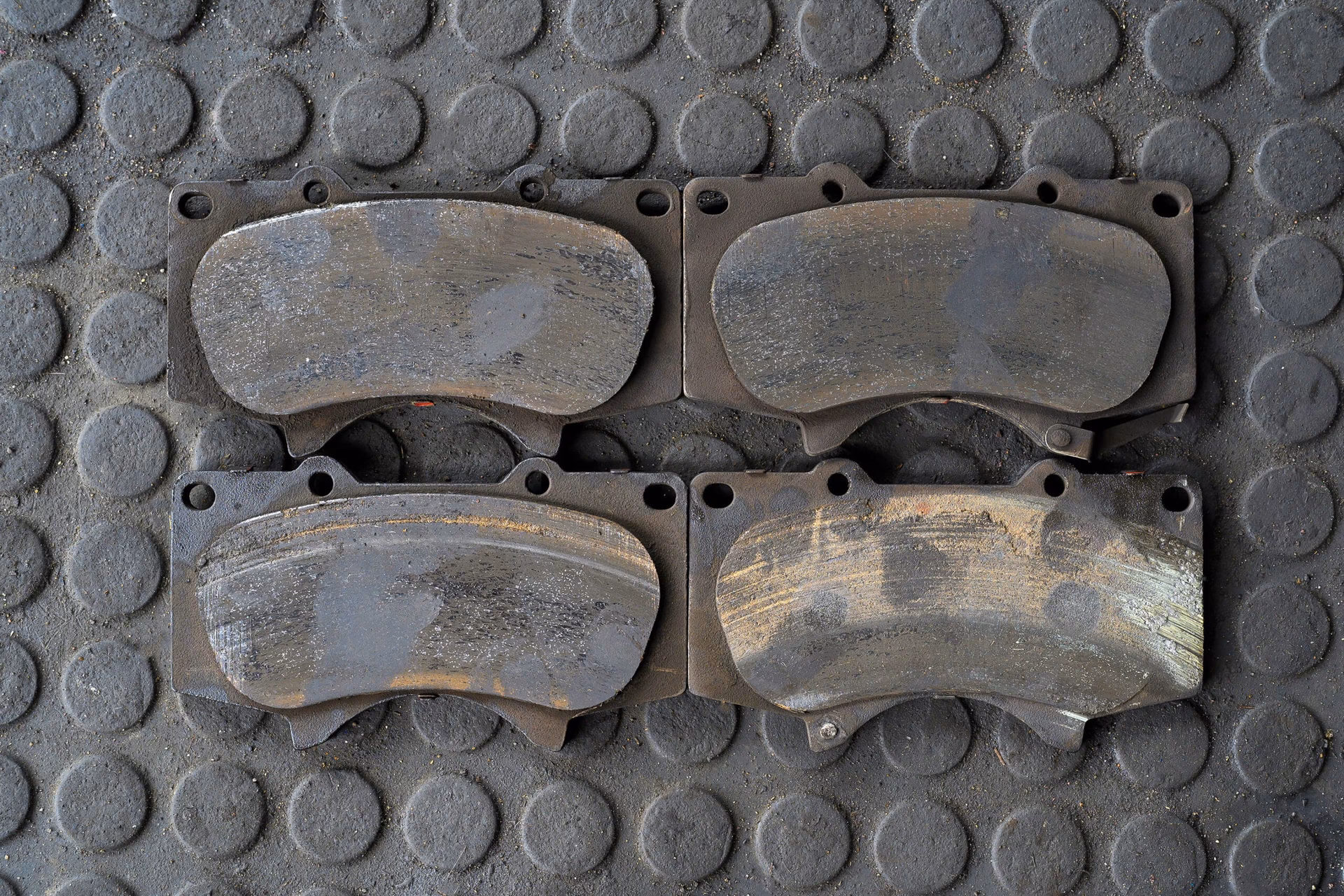How many brake pads should a car have?