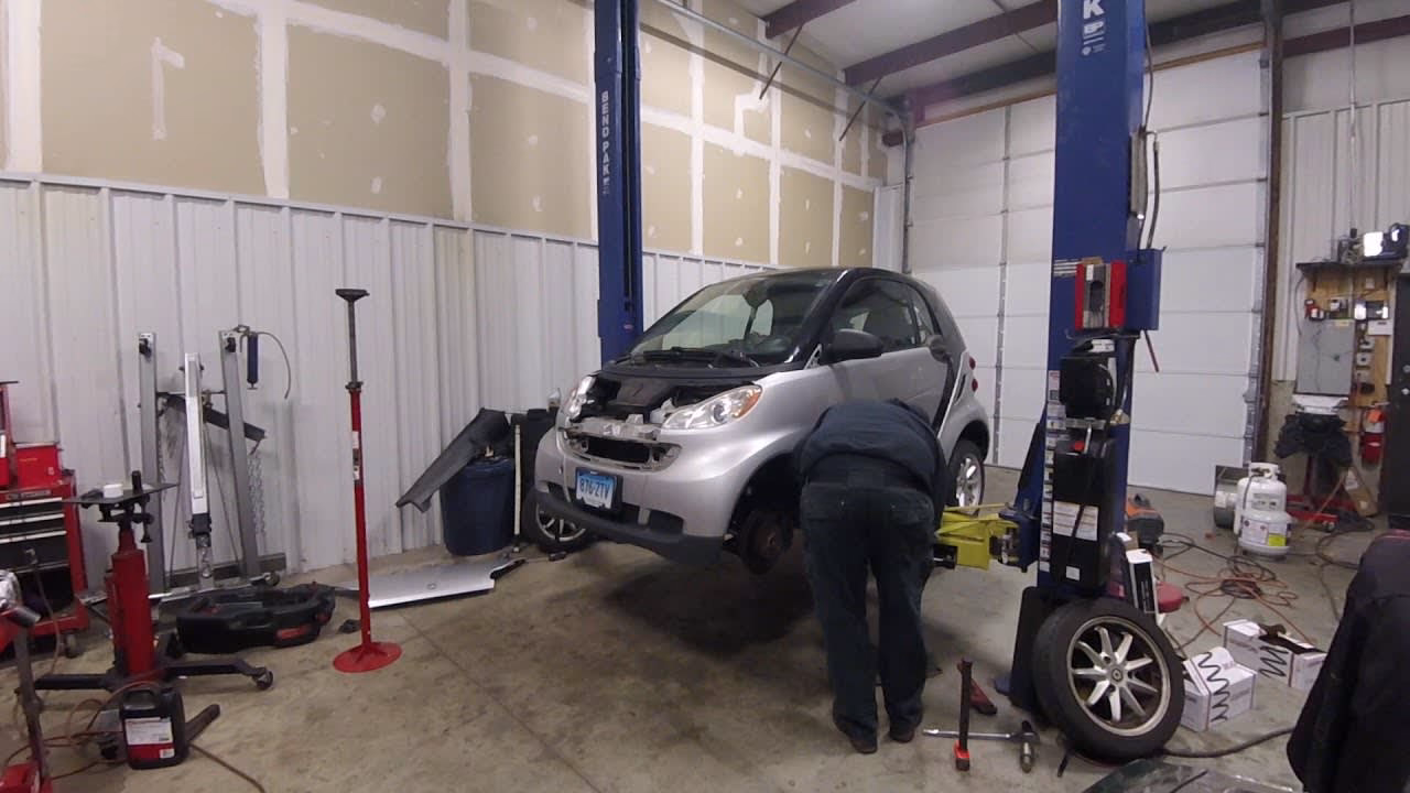 Where is smart repair centre based?