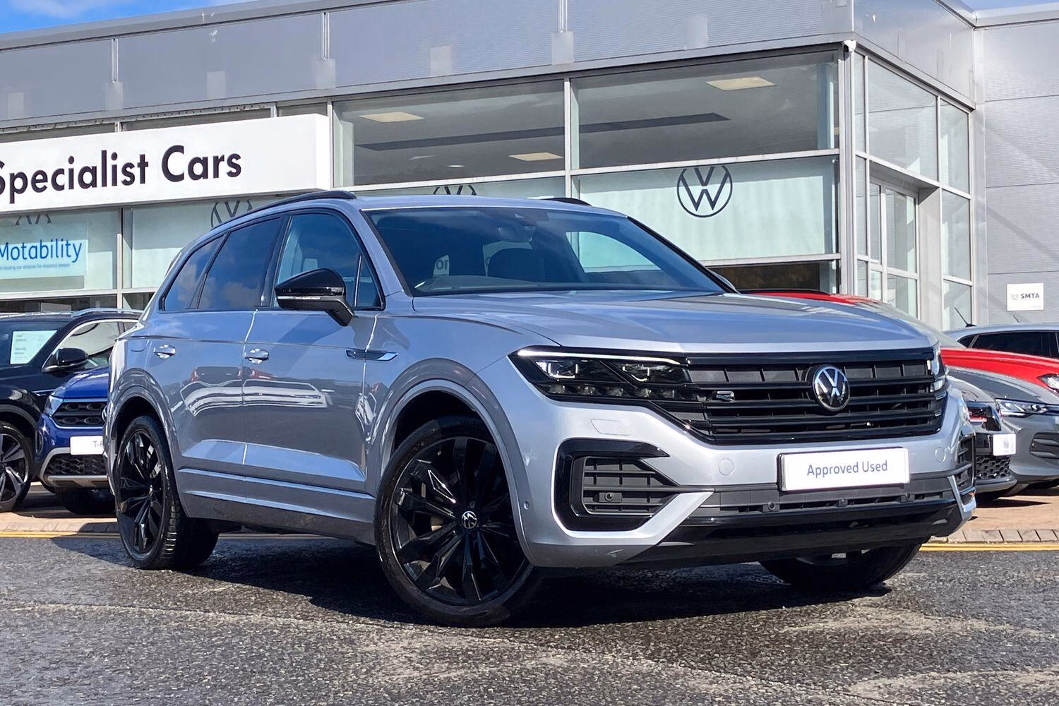 Who are specialist cars in Kirkcaldy?