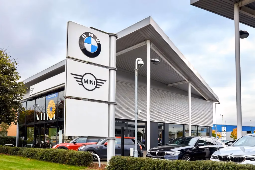 Who is BMW & Mercedes service?
