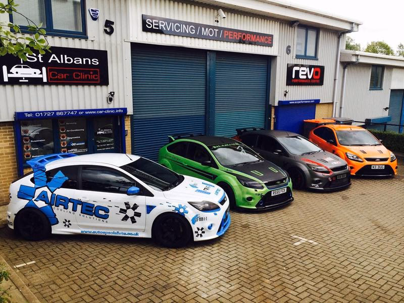 How do I contact St Albans medical centre?