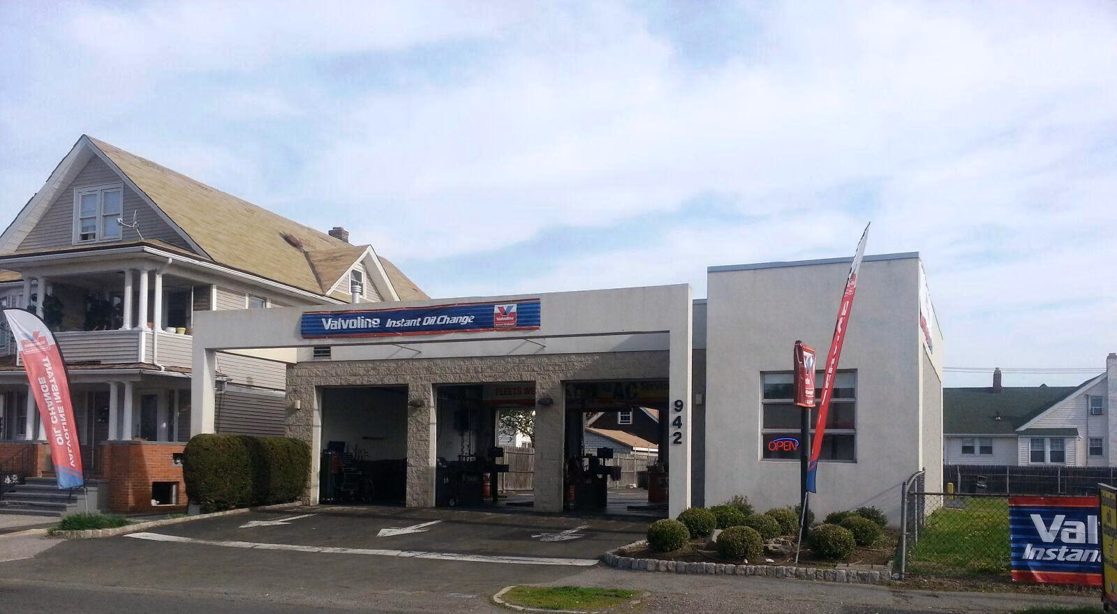 Where is the Honda of Stamford service center?