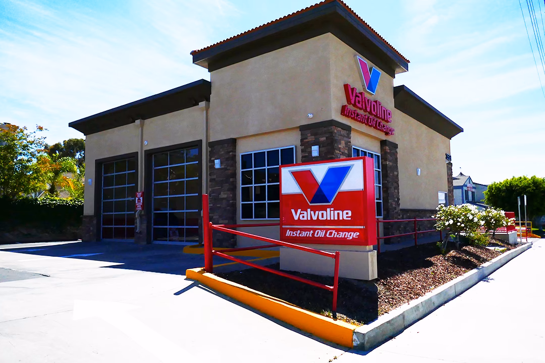 What are people saying about oil change stations services in Anaheim?