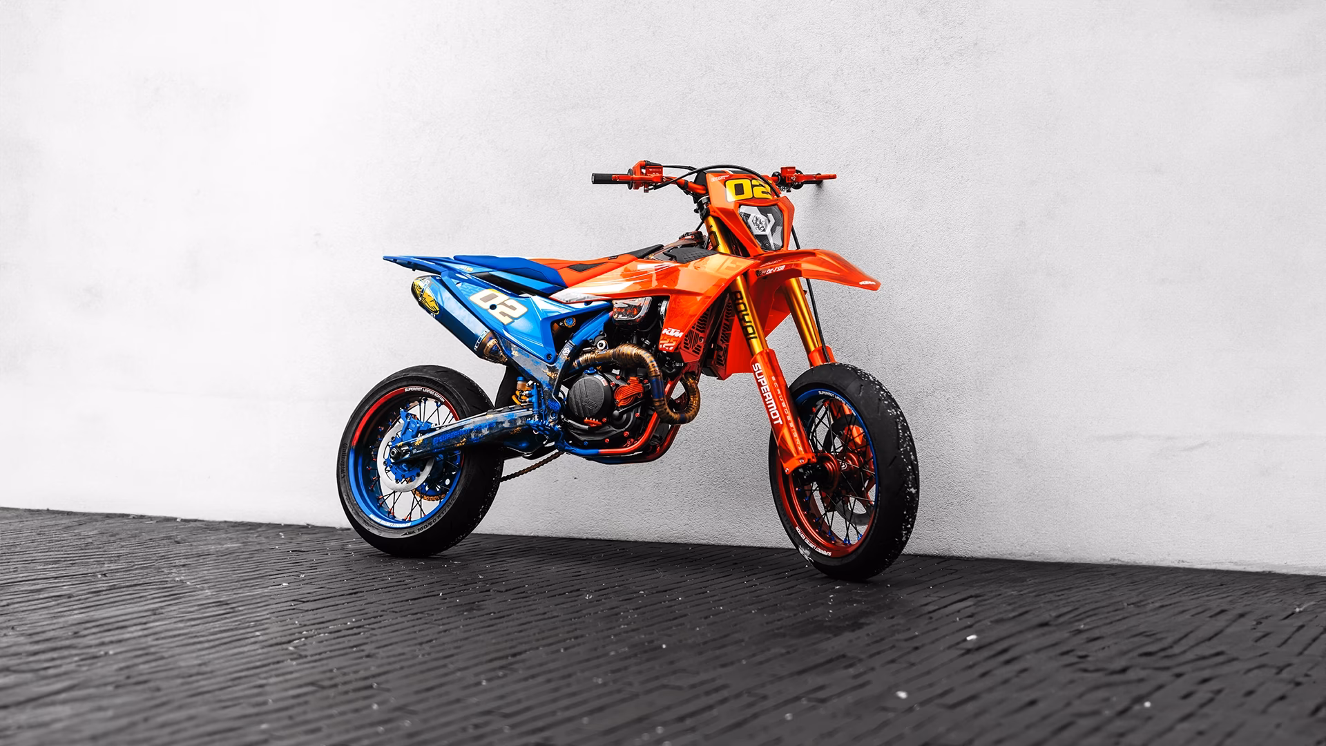 What is a supermoto SM?