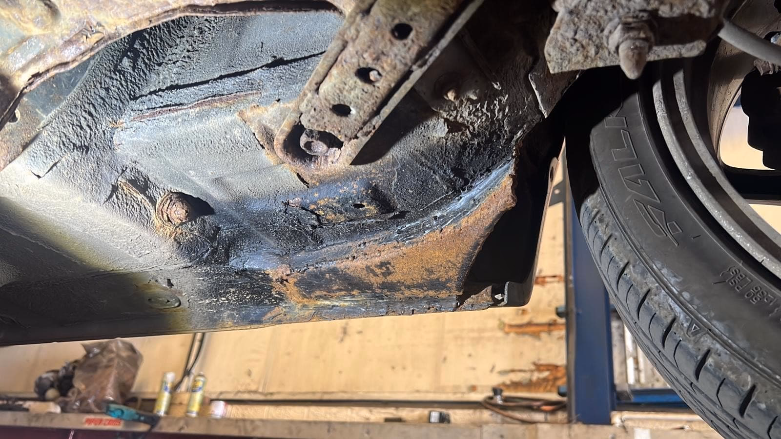 How many suspension mounts does a car have?