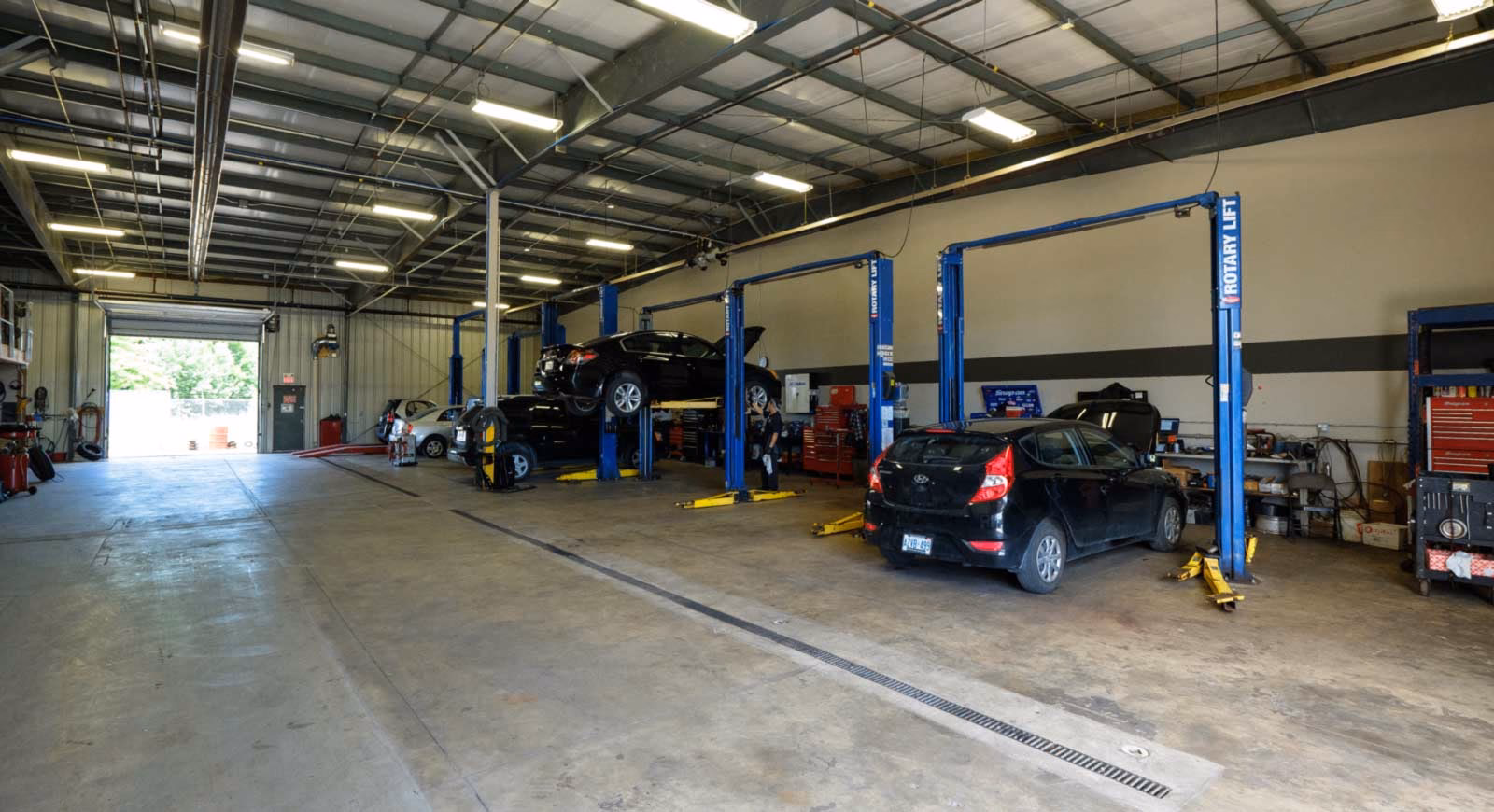 Who is Speedy Auto Service St Catharines?