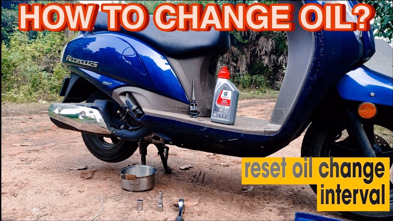 What is the viscosity of Suzuki Access 125 engine oil?