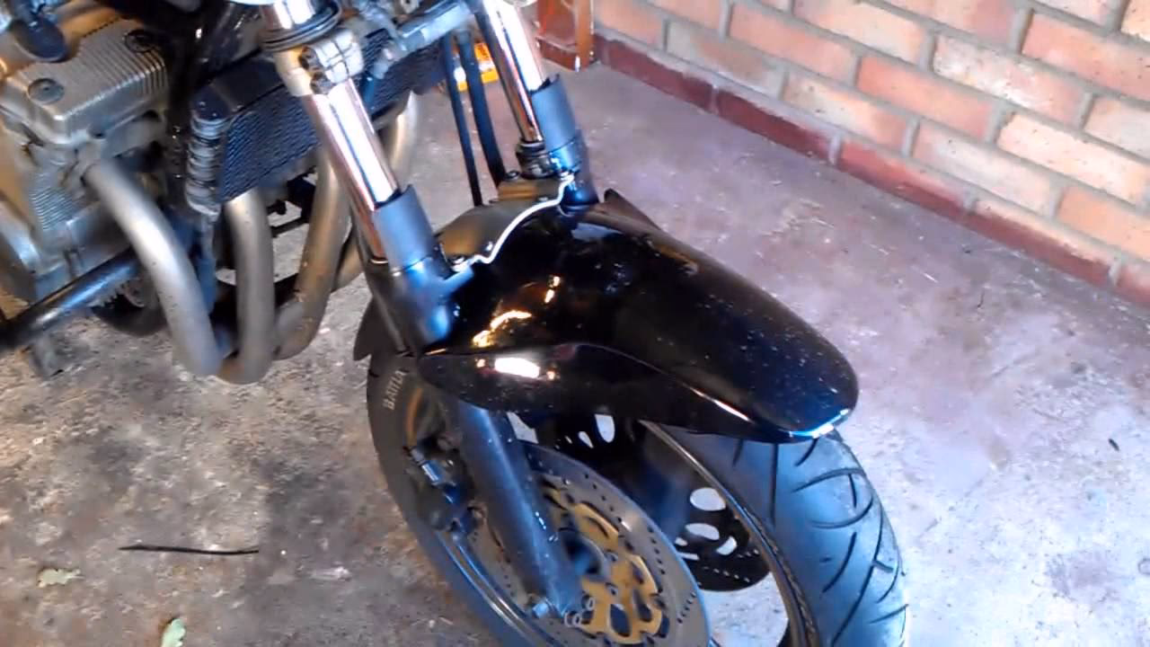 How do you oil a Suzuki Fork?