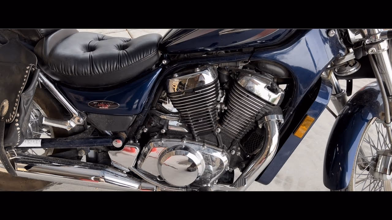 How many pages are in a Suzuki VL1500 service manual?