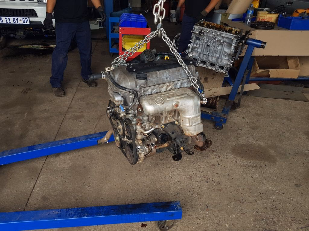 How does a 2005 Suzuki Jimny off-road vehicle work?