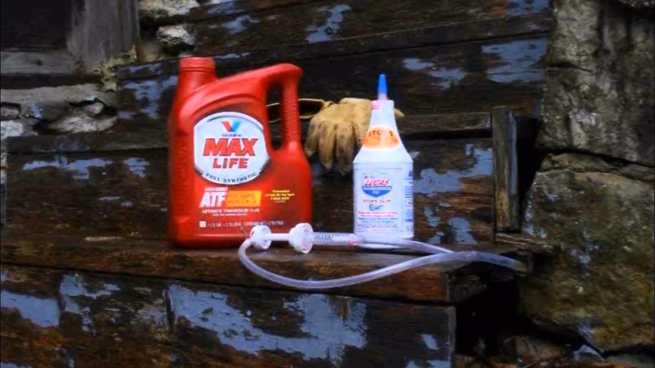 What transmission options are available for the Suzuki Jimny?