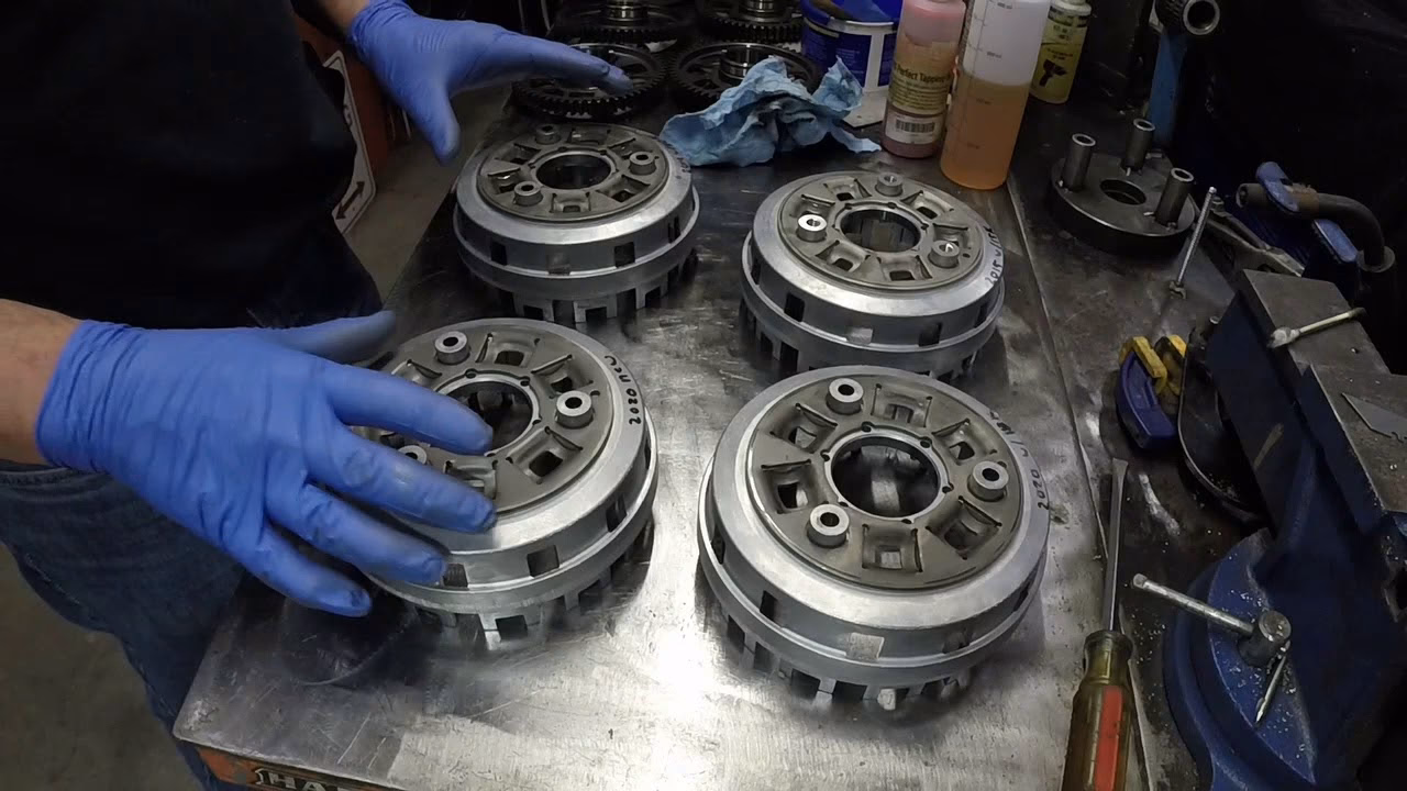 Does Suzuki have a fixed clutch basket?