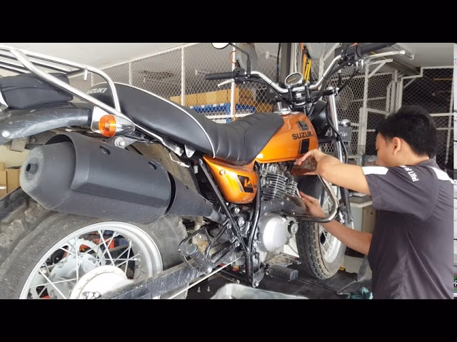 How to adjust the valves on a Suzuki VanVan 125?