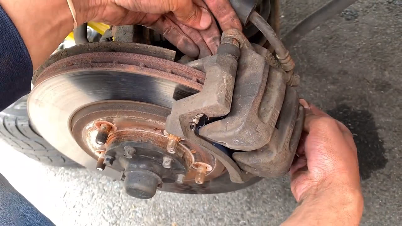 How to replace rear brake shoes on Suzuki Grand Vitara?