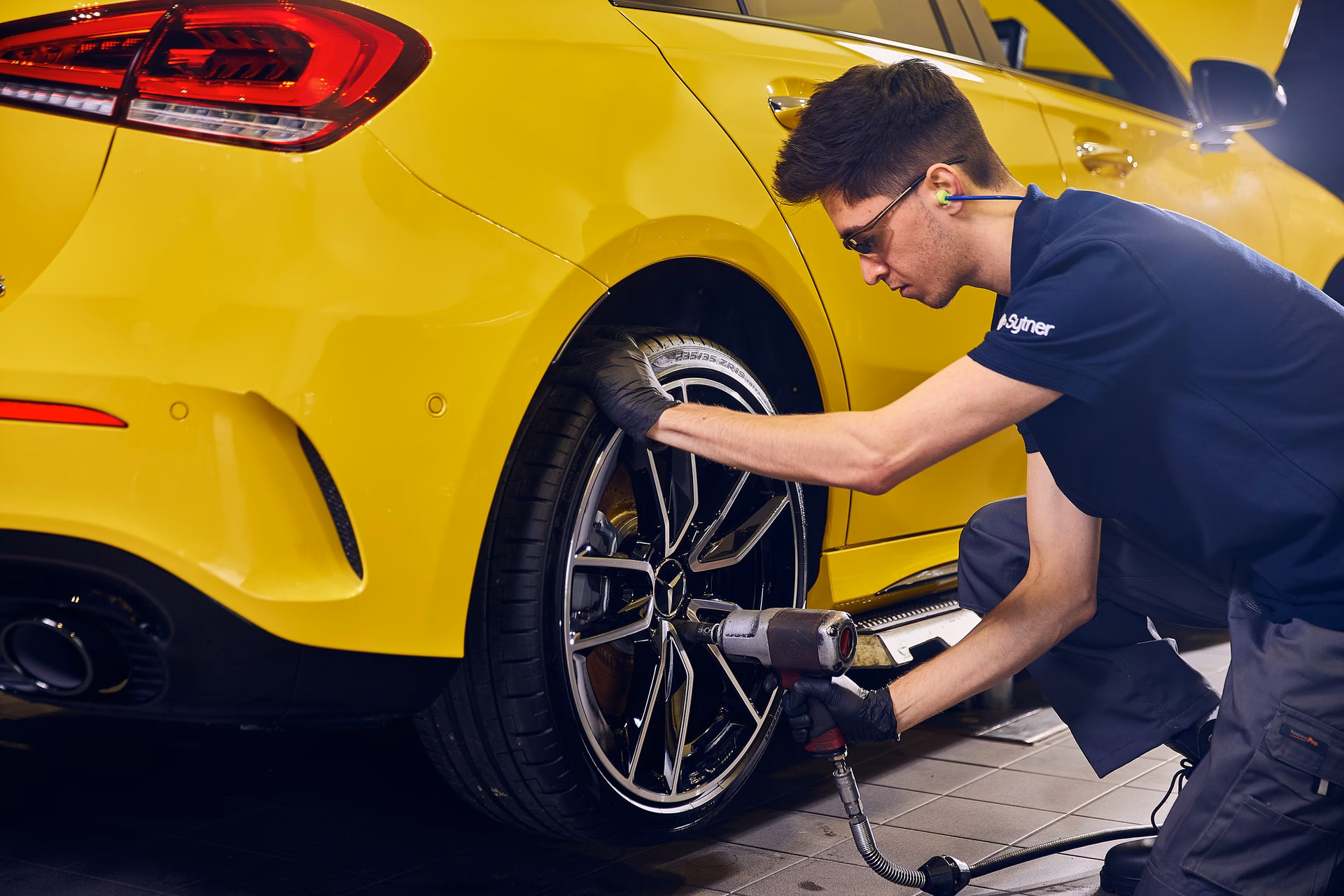 What makes Sytner a good service centre?