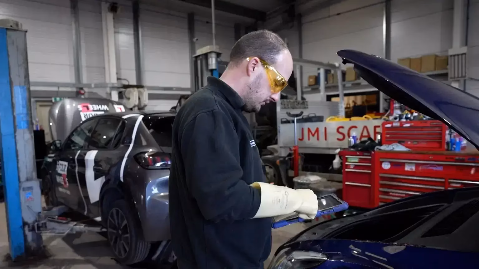 What car parts does Tackwood services use?