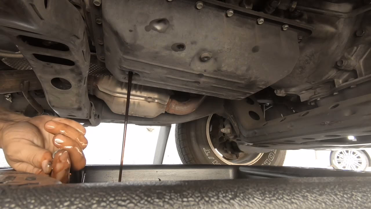 What kind of transmission fluid does a Toyota Tacoma use?