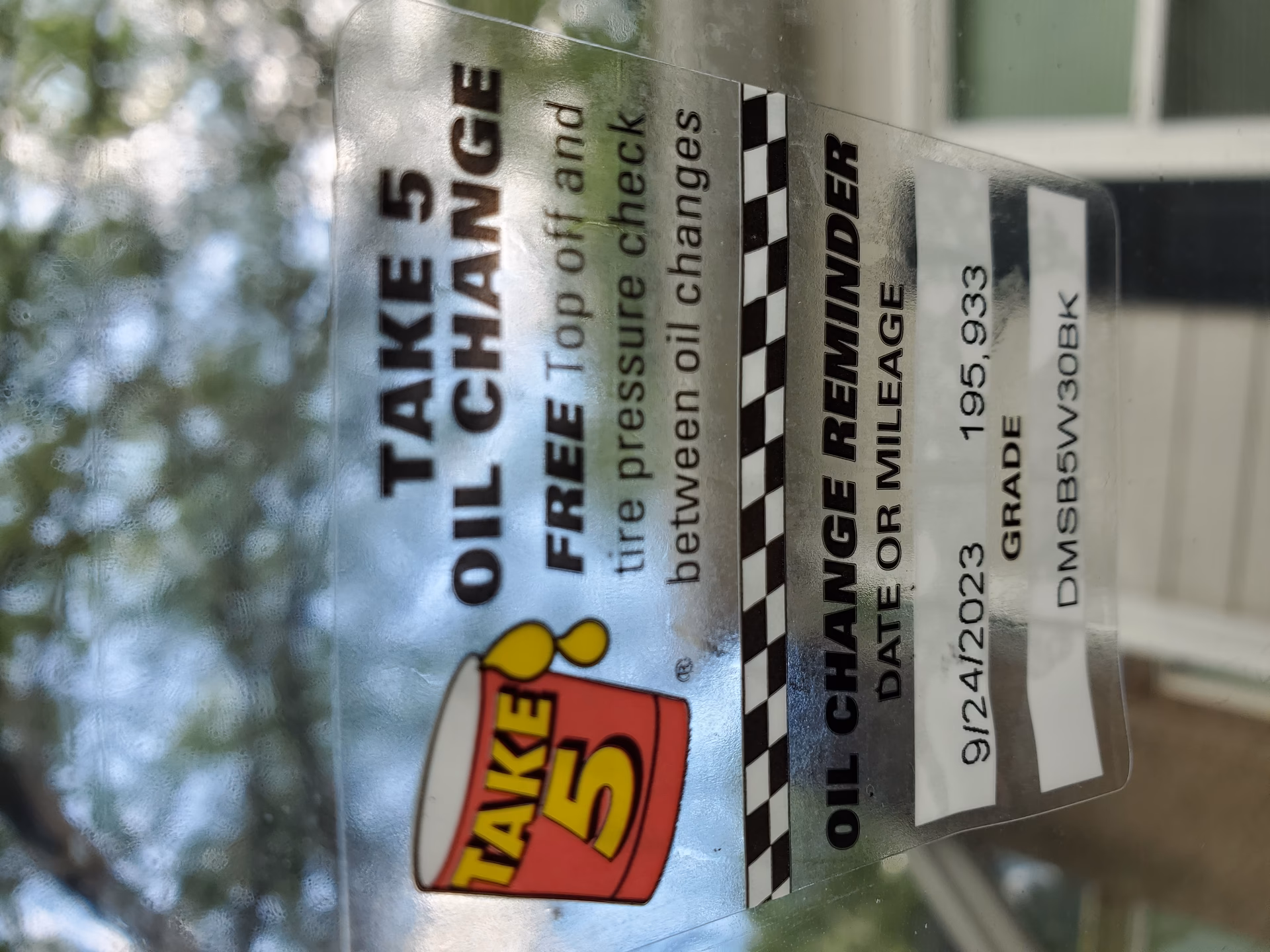 Does Take 5 offer a fast oil change?