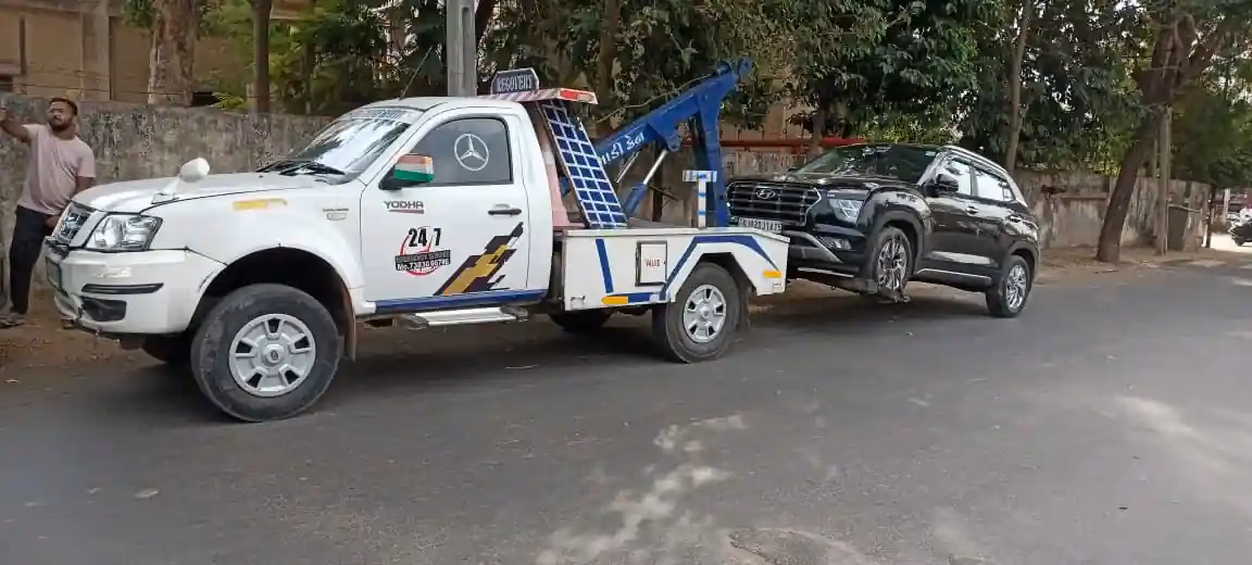 What services are covered under Tata Motors roadside assistance?