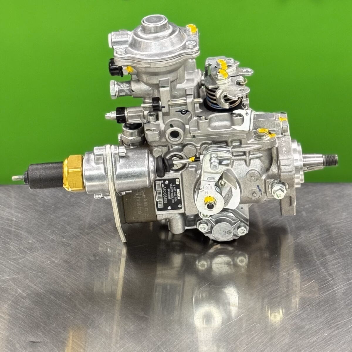 How does a defender Td5 fuel pump work?