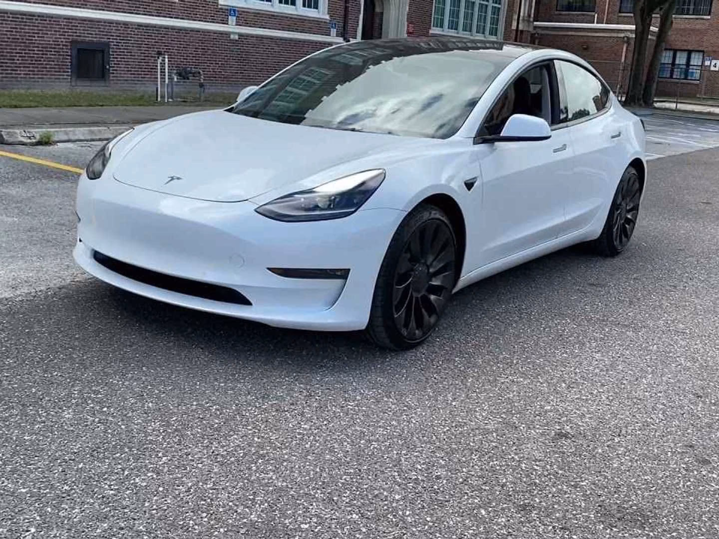 What was missing in the Tesla Model 3 sent to a customer?