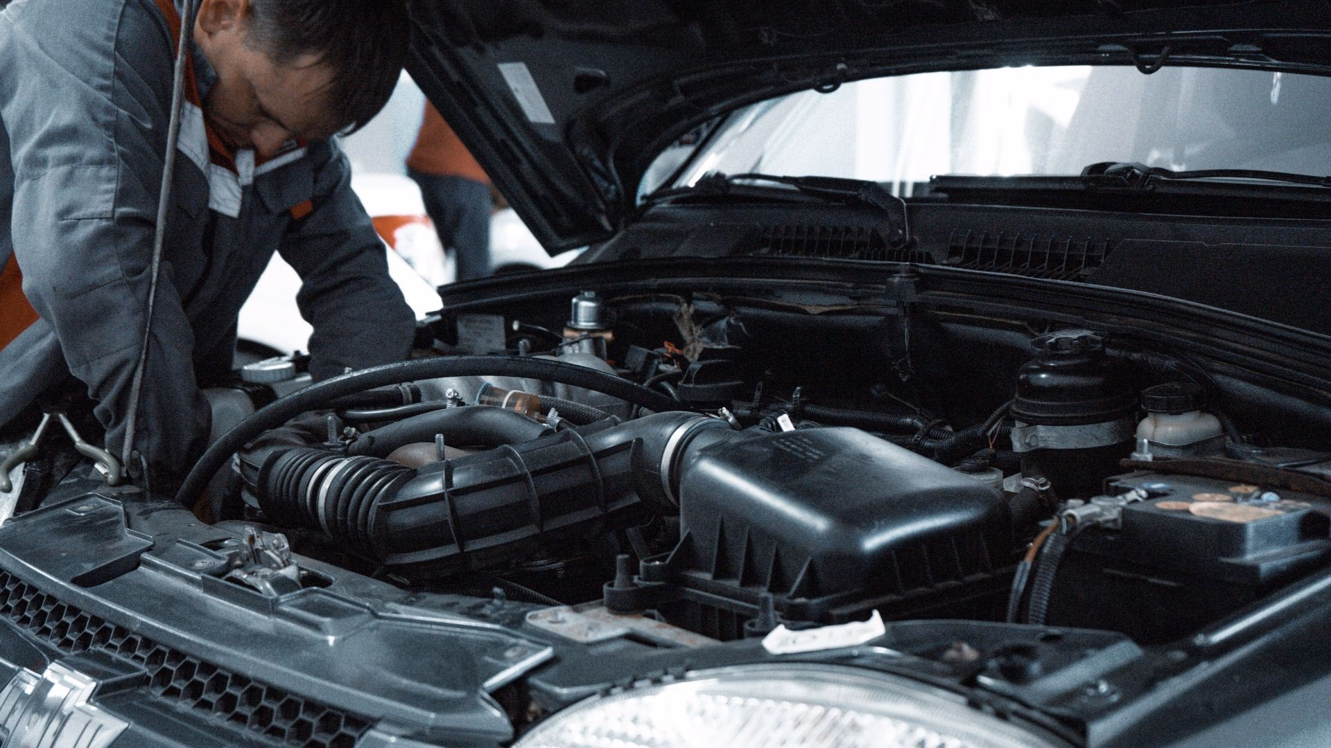 Who is car service & repair centre?