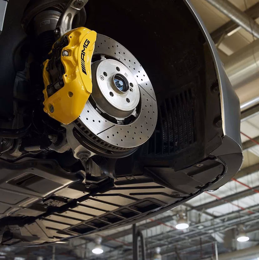 Does Mercedes-Benz ship to London?