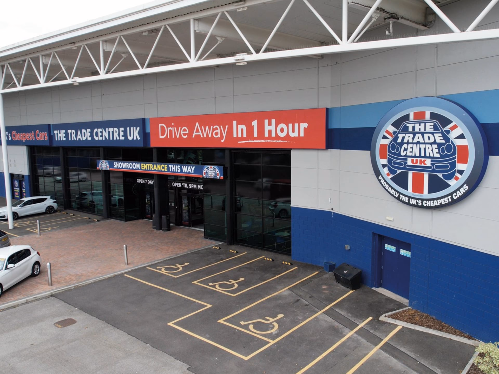 Does trade centre have a chance to repair a car?
