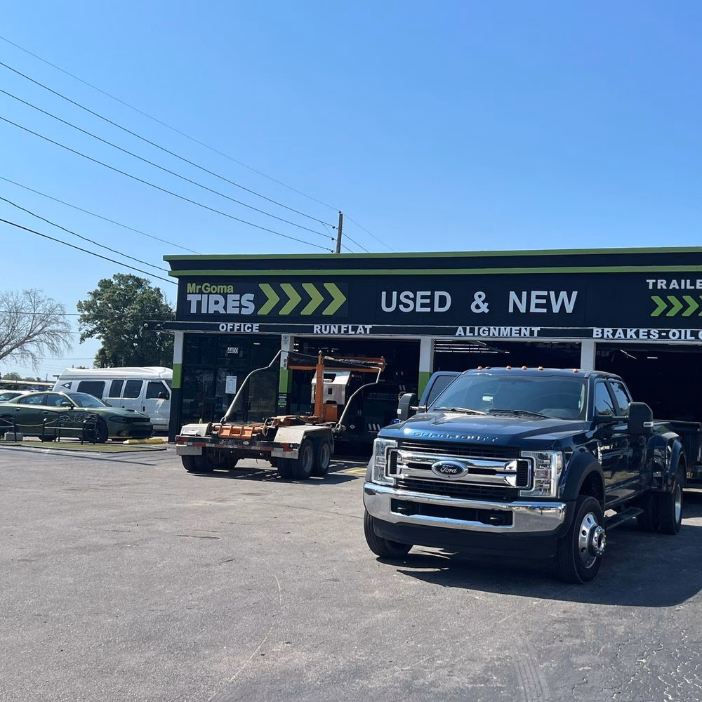 What types of vehicles can be aligned with a mobile alignment service?