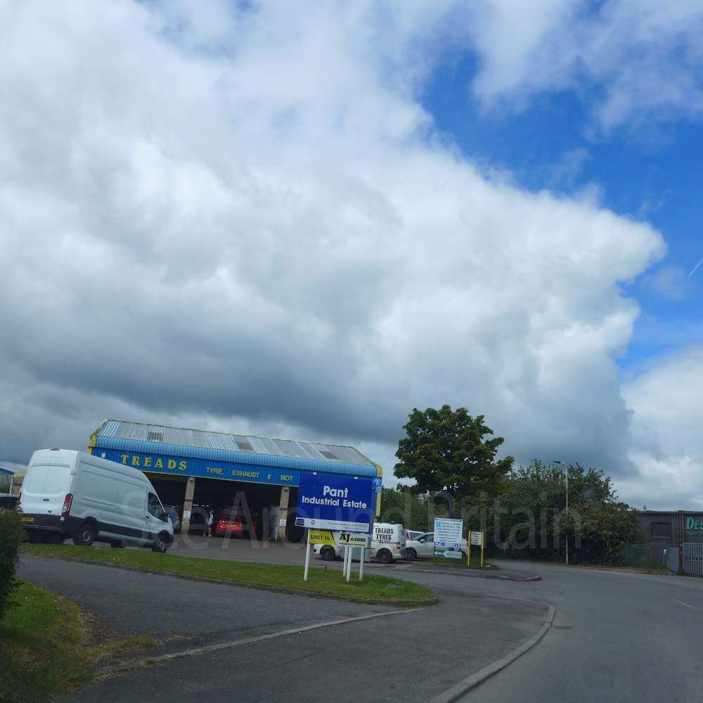 How do I book An MOT test at treads tyres & MOT centre?