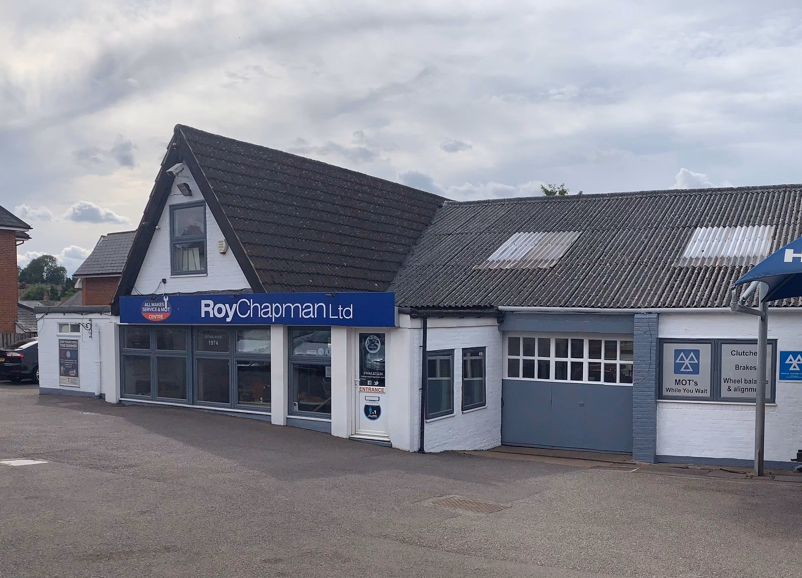 Are there any Mazda dealerships in Tring?