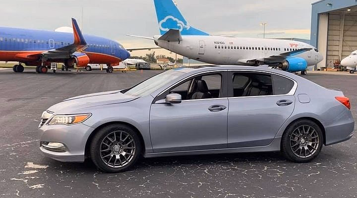 Who is unique trucking?