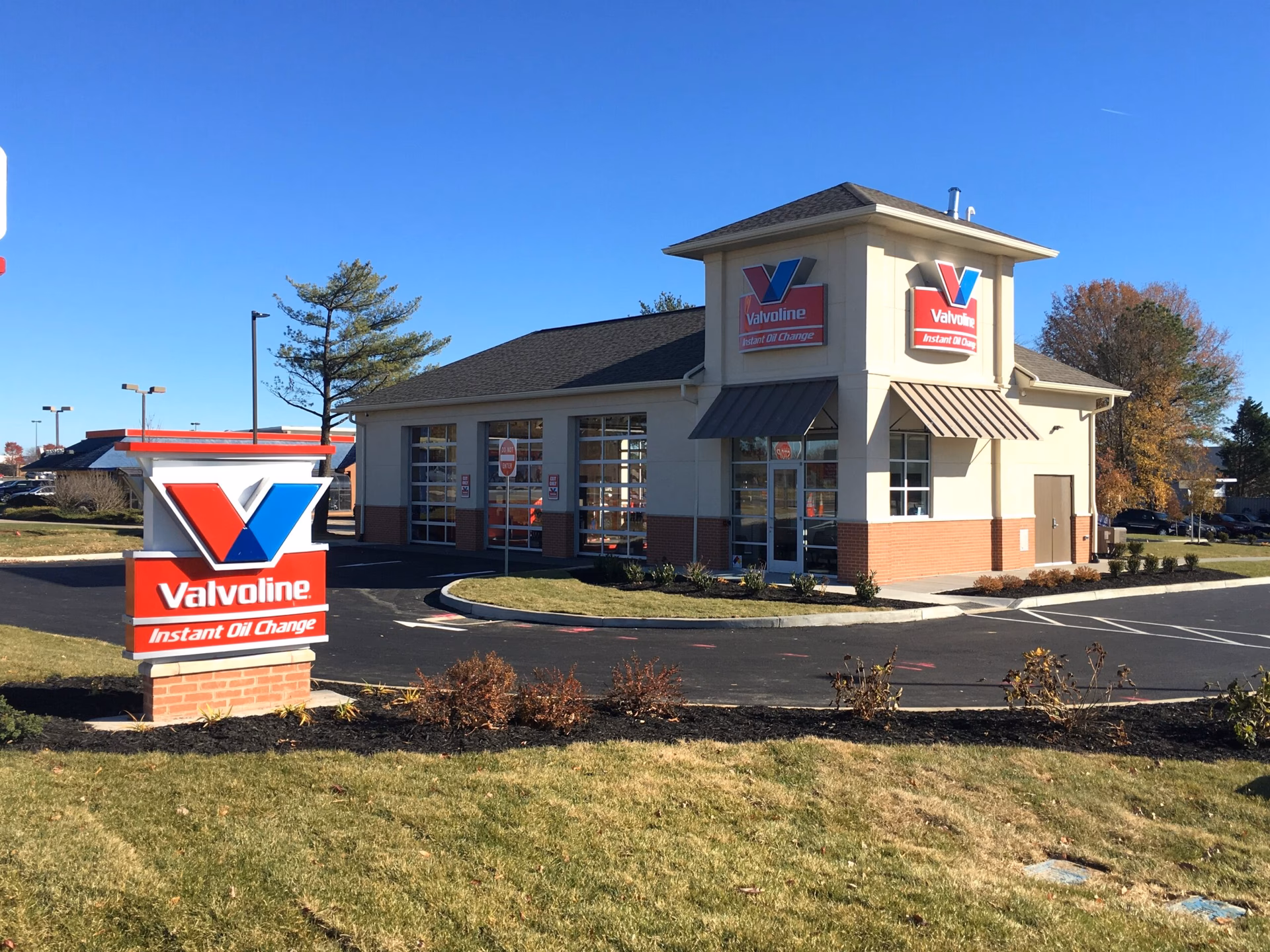 Who is Valvoline instant oil change?