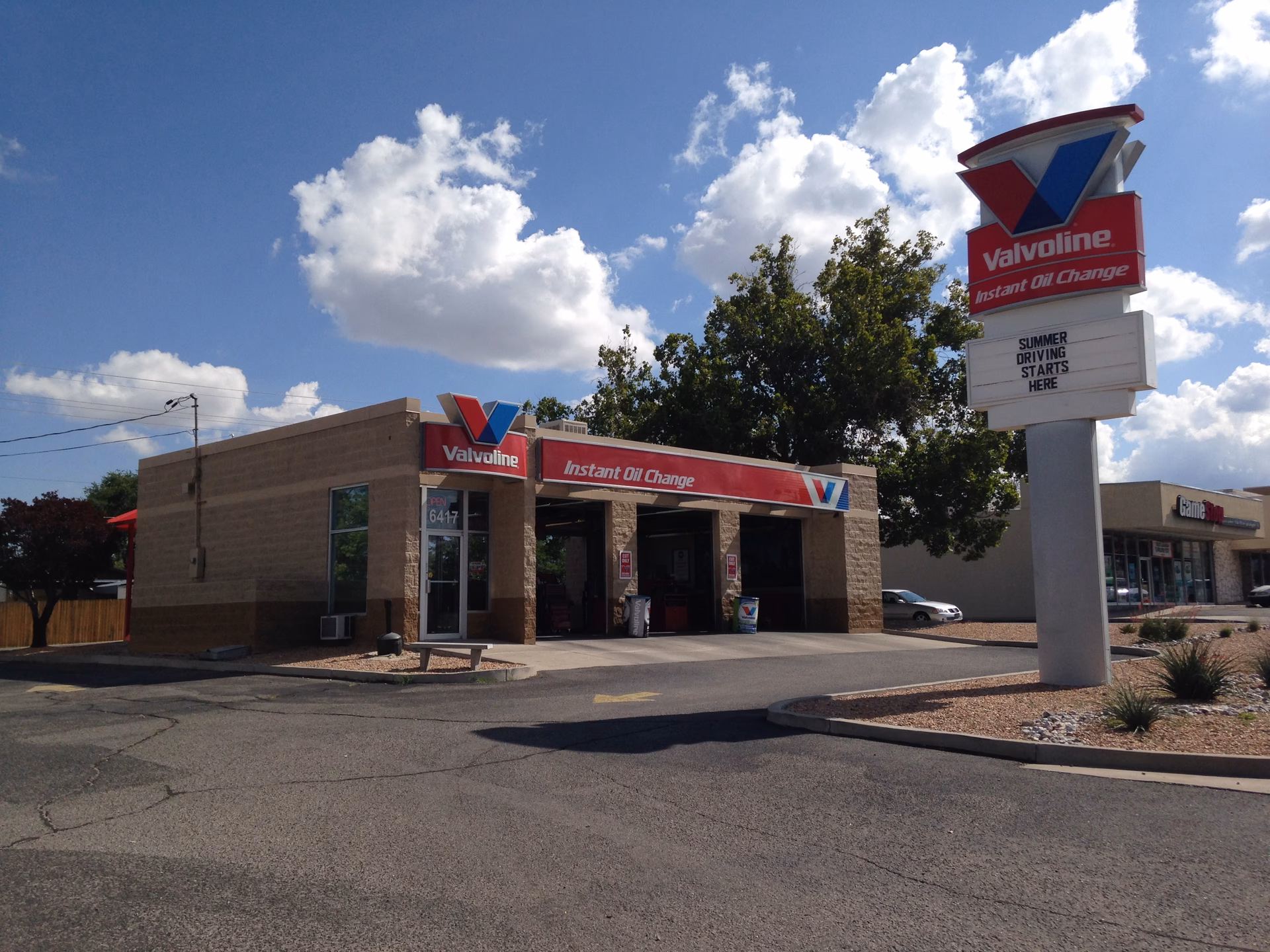 What services does Valvoline offer?