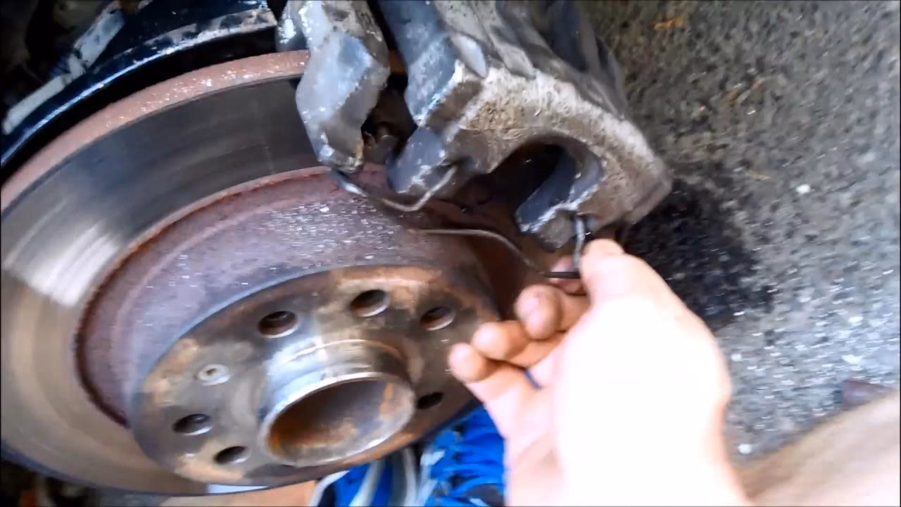 What year did the Vauxhall Vectra B rear brake disc come out?