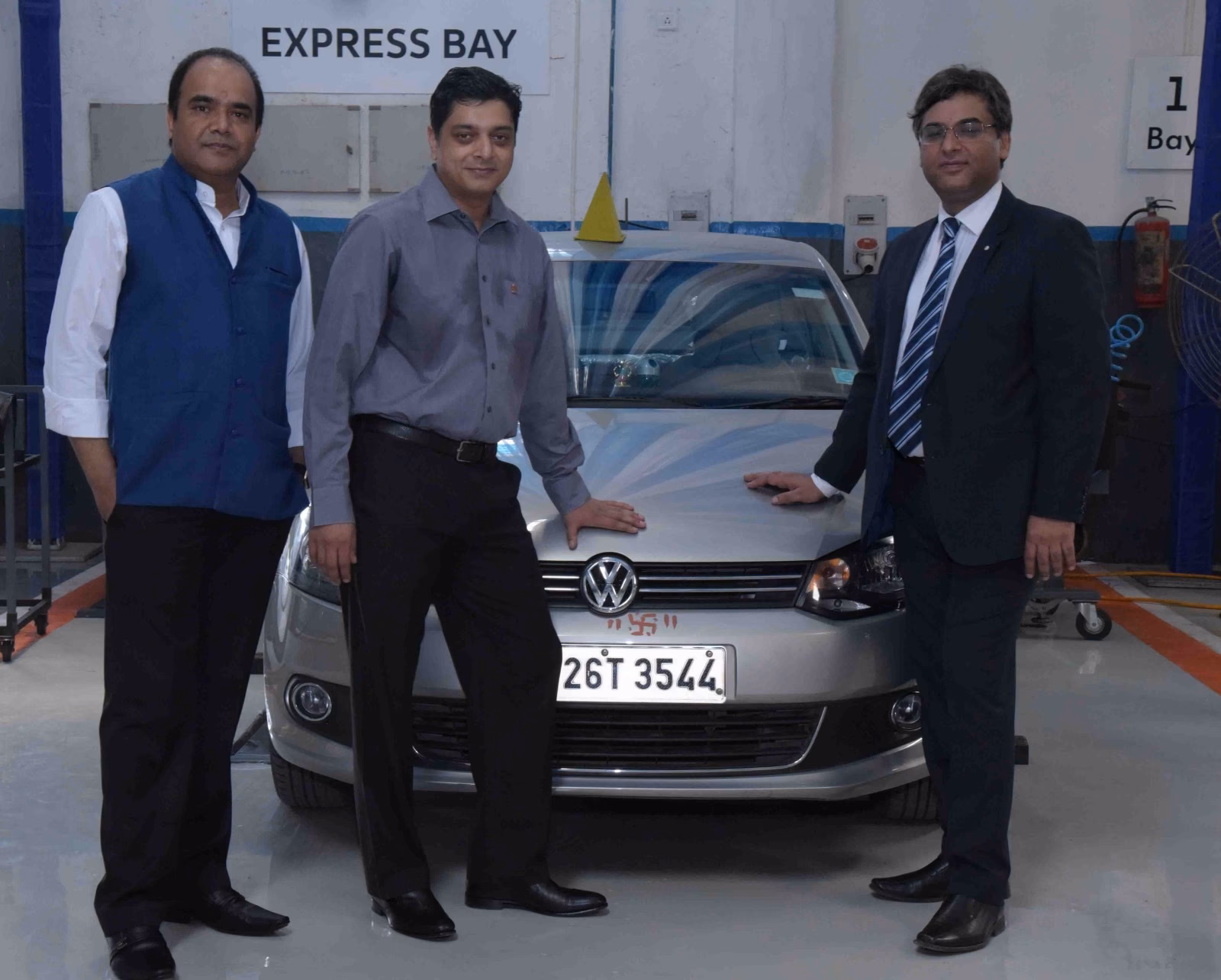 Where is Volkswagen service center in Kolkata?