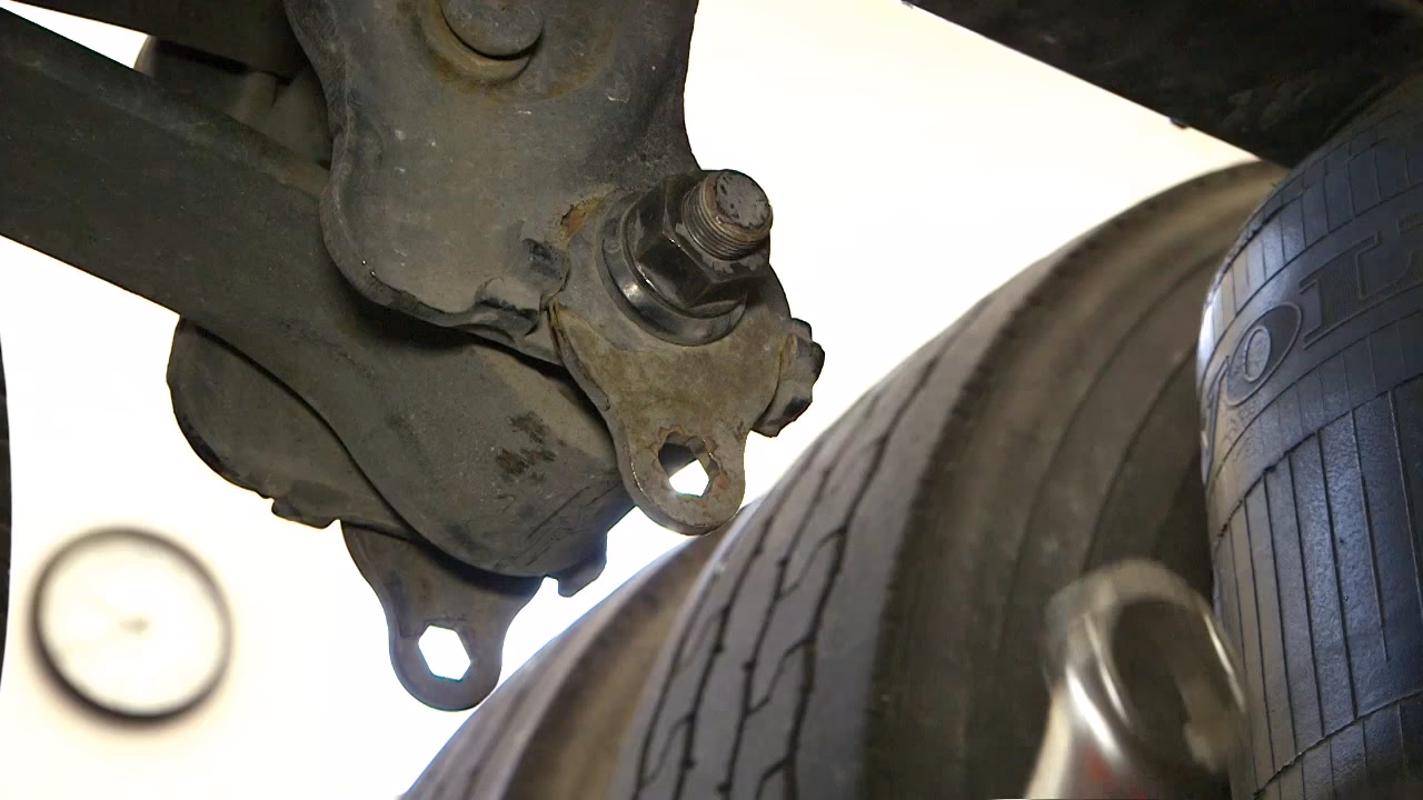 What is a positive v40cc toe out?